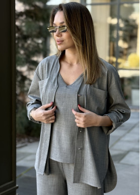 Костюм-тройка с оверсайз рубашкой костюмка серый