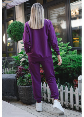 Костюм из трикотажа с кофтой на змейке и джоггерами фиолетовый