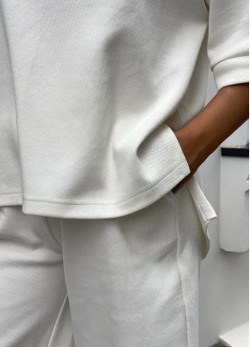 Трикотажный костюм с поло и шортами свободного кроя молоко