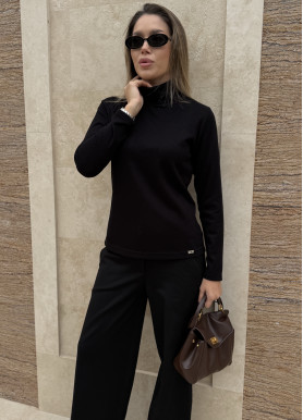 Теплая водолазка в рубчик ангора черная